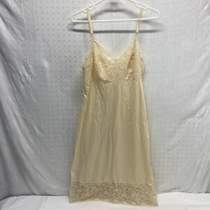 Vintage Vanity Fair Size 36 Full Slip Dress Yellowish Nylon Lace Nightgown USA